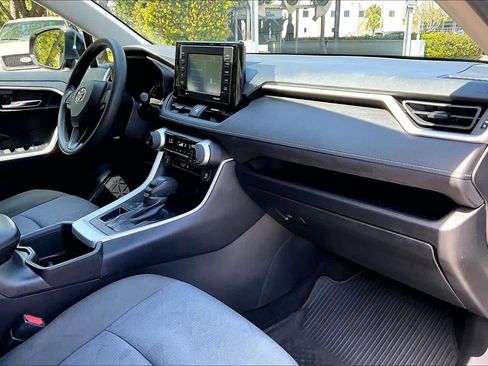 Used 2022 Toyota RAV4 XLE w/ Convenience Package image 19