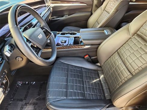 Used 2025 Cadillac Escalade Sport Platinum image 13