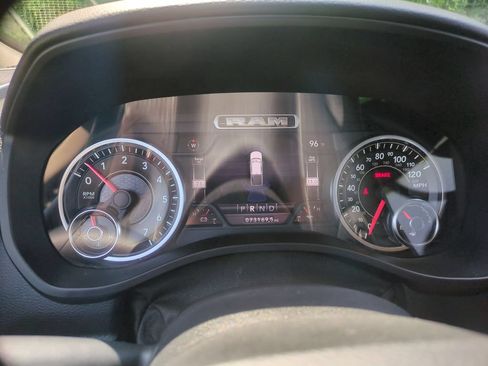 Used 2019 RAM 1500 Big Horn RWD image 12