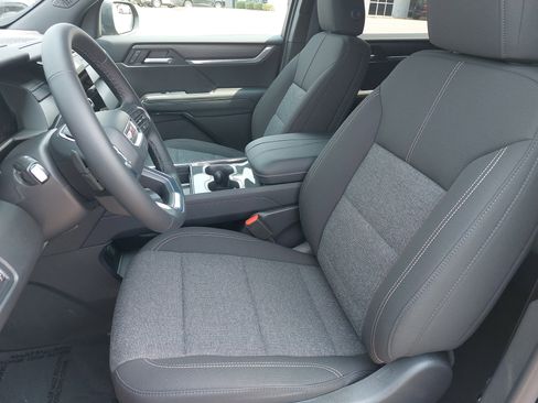 New 2025 GMC Acadia Elevation image 17