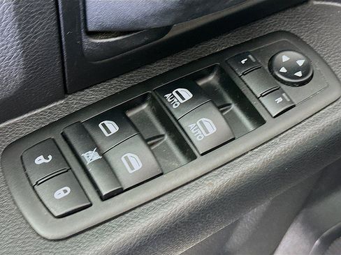 Used 2014 RAM 1500 Express AWD/4WD image 16