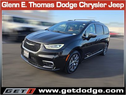 Used 2024 Chrysler Pacifica Pinnacle