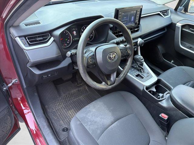 Used 2021 Toyota RAV4 LE AWD/4WD image 13