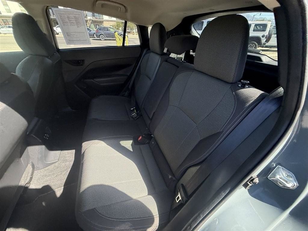 Used 2024 Subaru Crosstrek 2.0i Premium AWD/4WD image 17
