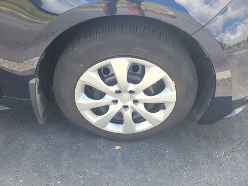Used 2025 Toyota Corolla LE FWD image 10