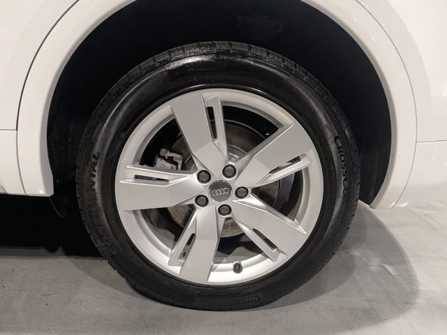 Used 2019 Audi Q5 2.0T Premium w/ Convenience Package AWD/4WD image 16