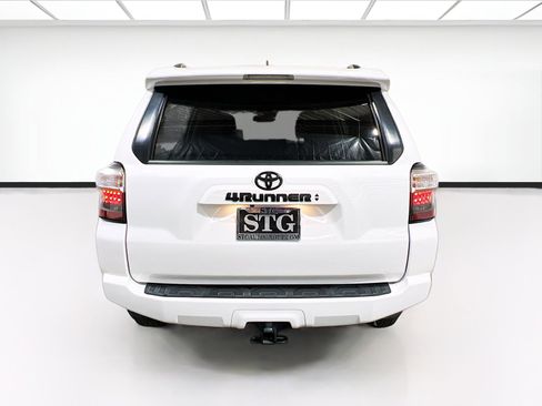 Used 2022 Toyota 4Runner SR5 Premium image 5