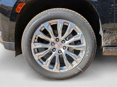 New 2024 GMC Yukon XL Denali w/ Advanced Technology Package image 10