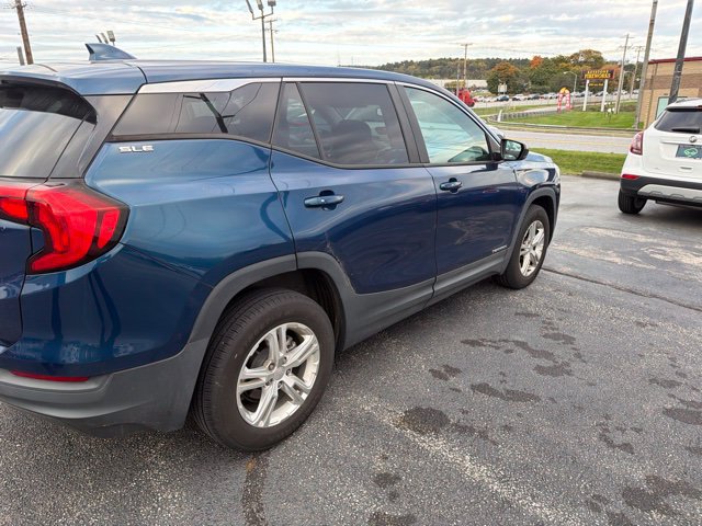 Used 2021 GMC Terrain SLE AWD/4WD image 3