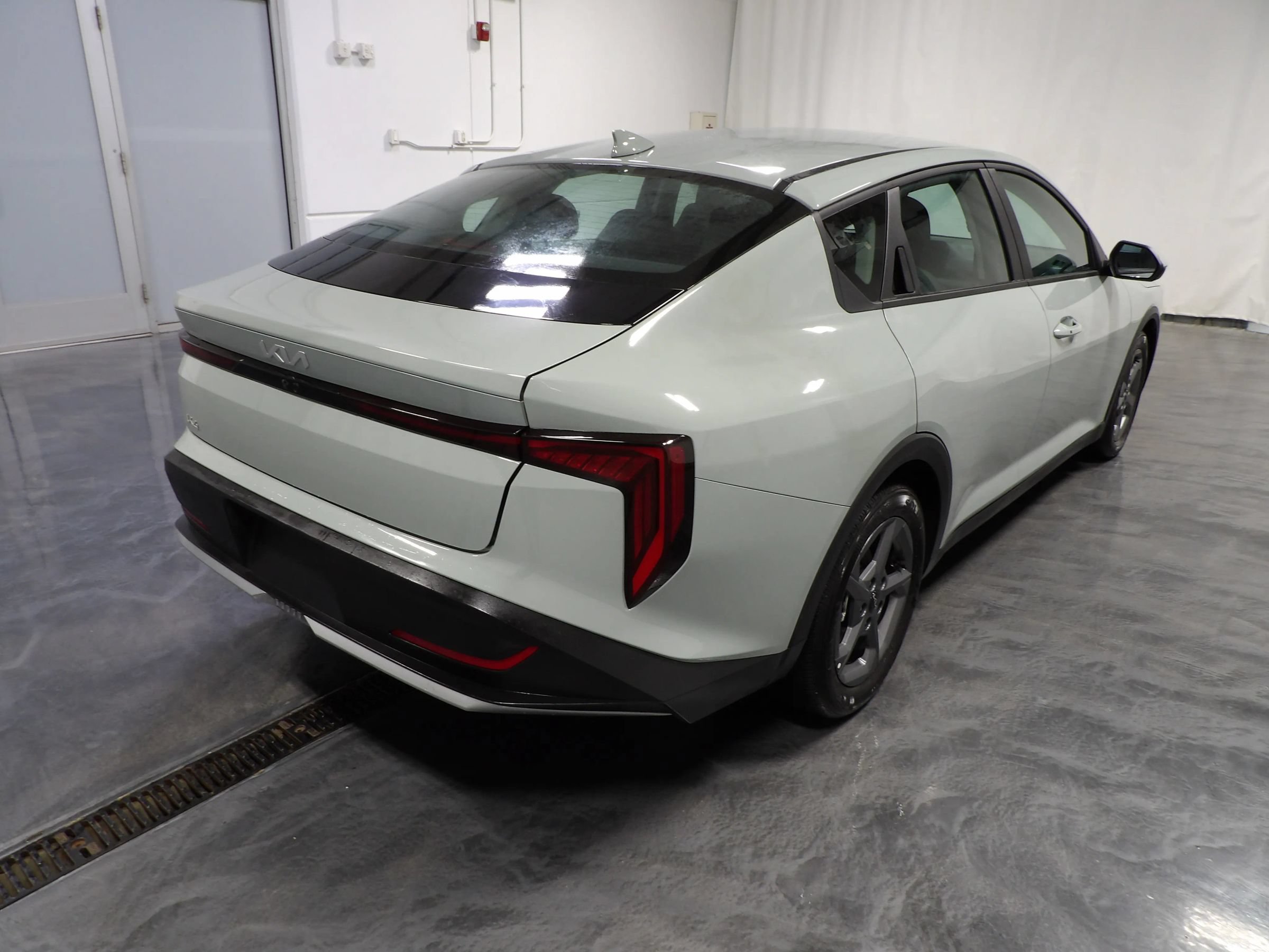 Used 2025 Kia K4 FWD image 5