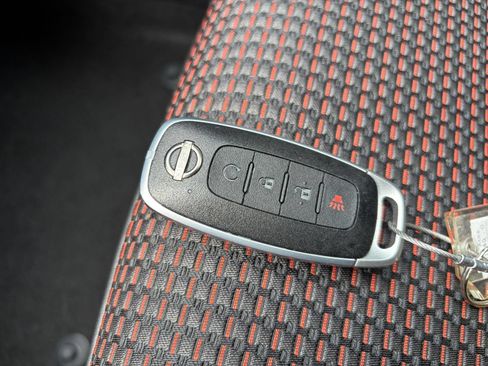 Used 2026 Nissan Kicks SR AWD/4WD image 23
