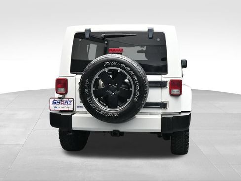 Used 2012 Jeep Wrangler Unlimited Sahara AWD/4WD image 4