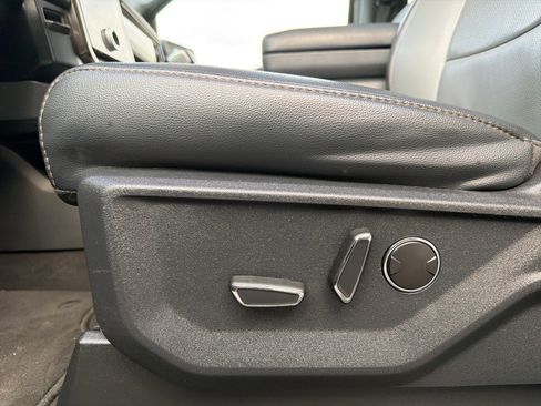 Used 2024 Ford F150 Lightning Lariat image 27