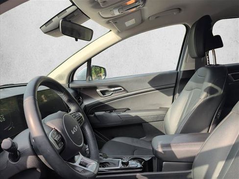 Used 2025 Kia Sportage EX FWD image 10