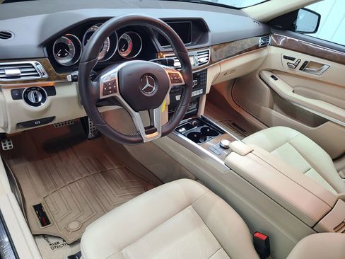Used 2014 Mercedes-Benz E 350 4MATIC Sedan image 24