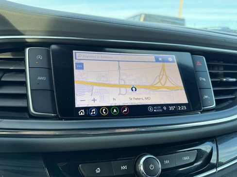 Used 2022 Buick Enclave Premium image 21