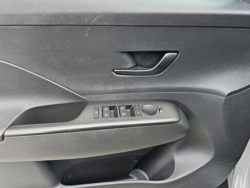 Used 2024 Hyundai Kona SEL AWD/4WD image 13