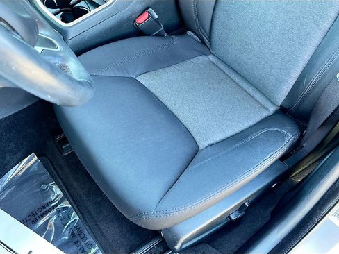 Used 2018 Chrysler 300 Touring image 18