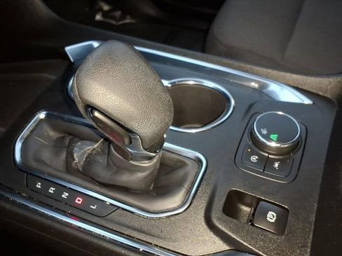 Used 2023 Chevrolet Traverse LT image 22