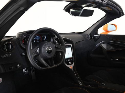 Used 2026 McLaren 750S Spider image 9