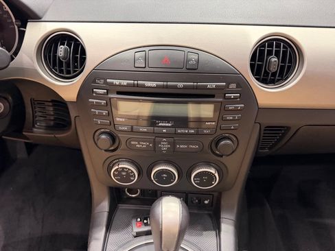 Used 2011 MAZDA MX-5 Miata Grand Touring RWD image 42
