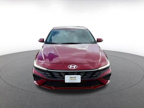 Used 2025 Hyundai Elantra Limited image 4