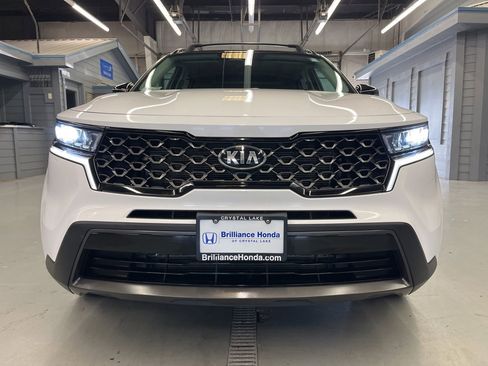 Used 2021 Kia Sorento S w/ Panoramic Sunroof Package image 2