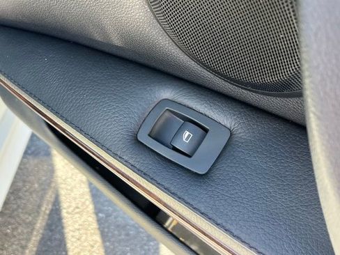 Used 2011 BMW 328i xDrive Sedan image 16