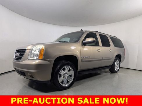 Used 2007 GMC Yukon XL SLT w/ SLT Preferred Equipment Group image 3