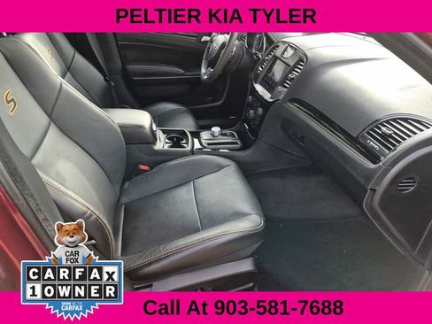 Used 2018 Chrysler 300 S w/ 300S Premium Group image 11