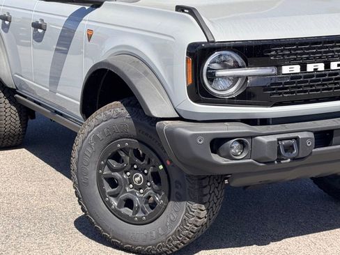 New 2026 Ford Bronco Badlands image 4