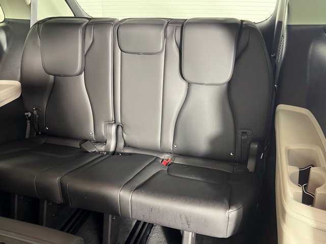 Used 2024 Kia Carnival EX FWD image 27