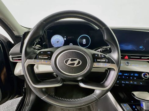 Used 2024 Hyundai Elantra Limited FWD image 17