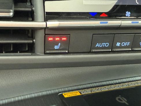 Certified 2024 Toyota Sienna XSE image 23