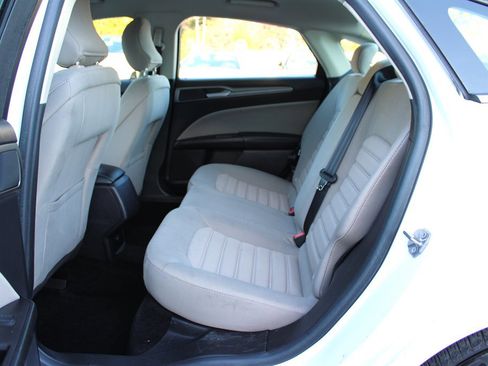 Used 2018 Ford Fusion S image 18