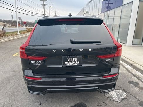 Certified 2025 Volvo XC60 B5 Plus image 4