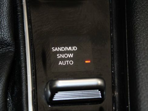 Used 2024 Jeep Compass Latitude AWD/4WD image 43