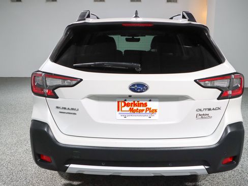 Used 2023 Subaru Outback Limited AWD/4WD image 8