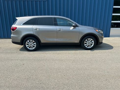 Used 2019 Kia Sorento LX image 21