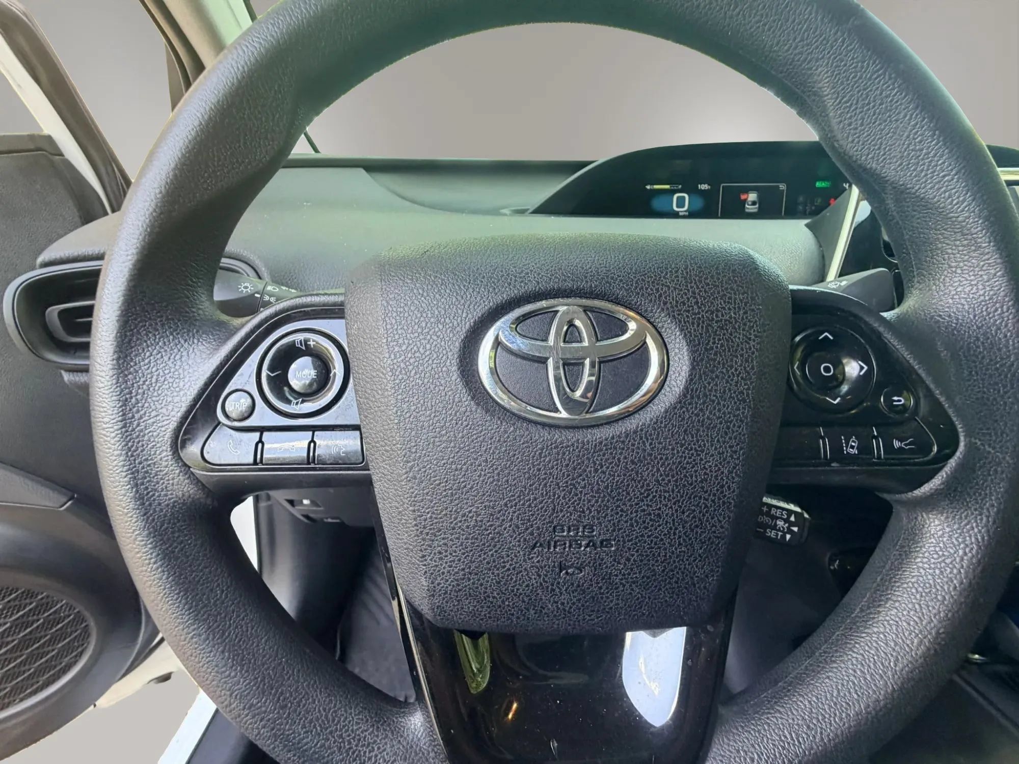 Used 2022 Toyota Prius L Eco FWD image 11