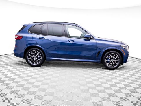 Used 2022 BMW X5 xDrive40i w/ M Sport Package AWD/4WD image 8