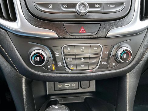 Used 2020 Chevrolet Equinox Premier w/ Premier Redline Edition image 16