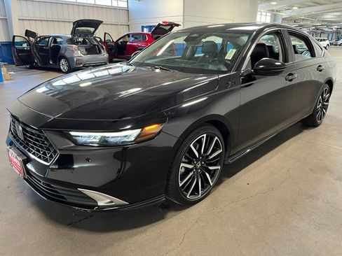 Used 2023 Honda Accord Touring image 7