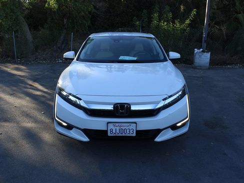Used 2019 Honda Clarity Plug-In Hybrid image 2