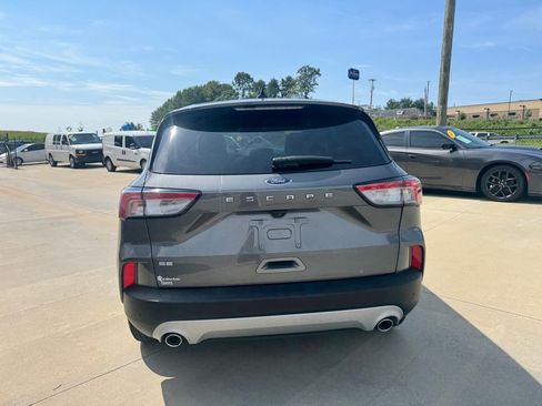 Used 2021 Ford Escape SE FWD image 5