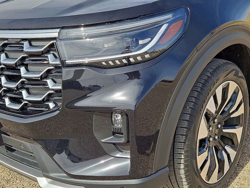 Used 2025 Ford Explorer Platinum w/ LUX Leather Package image 9