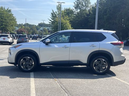 Used 2025 Nissan Rogue SV AWD/4WD image 21