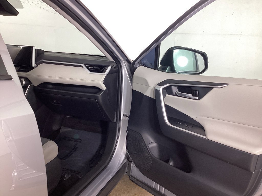 Used 2024 Toyota RAV4 XLE AWD/4WD image 22