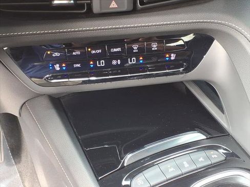 Used 2023 Buick Envision Avenir image 19