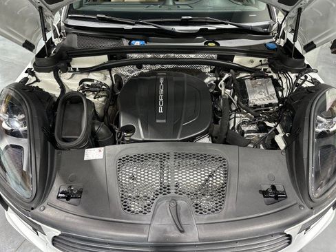 Used 2019 Porsche Macan AWD/4WD image 25